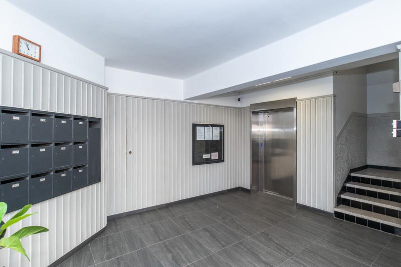 3 Bedroom Property for Sale in Sea Point Western Cape